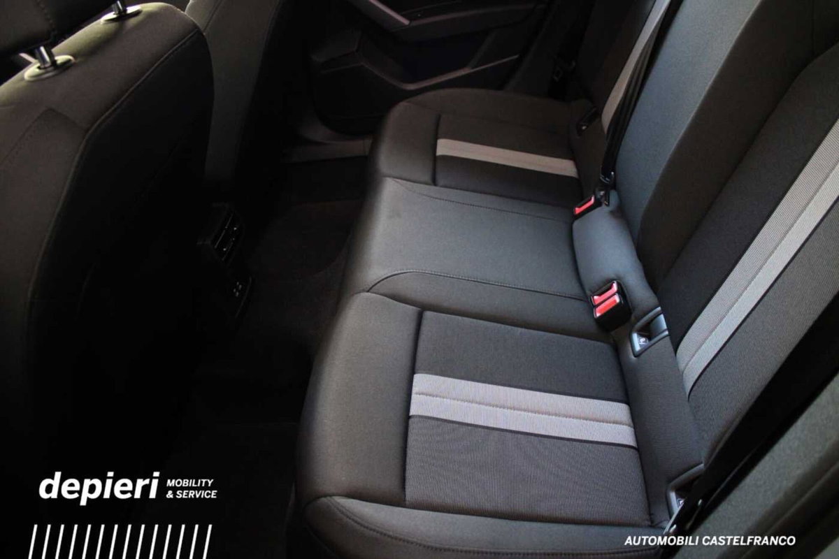Audi A3 Sedan 35 TFSI S tronic Business (12)