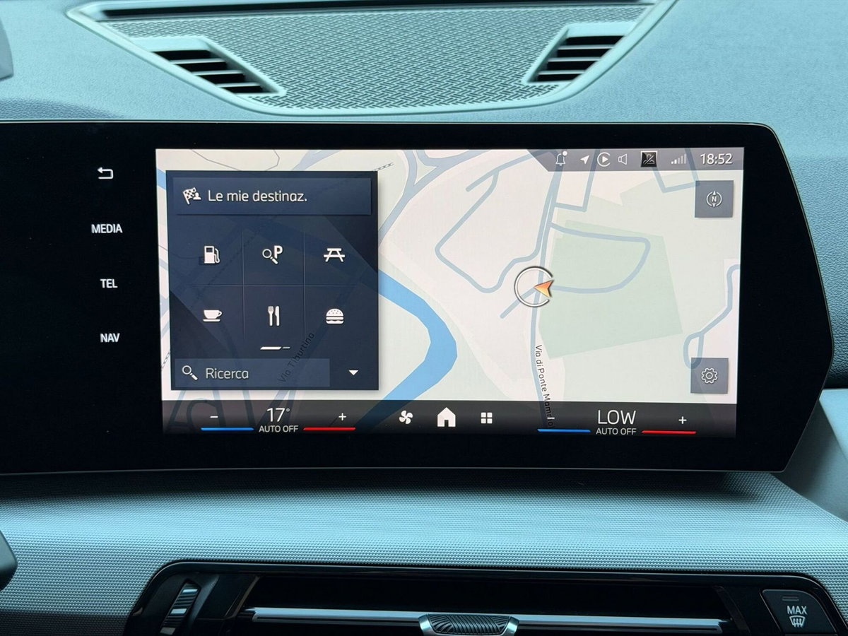 BMW X1 sdrive20i mhev 48V auto (15)