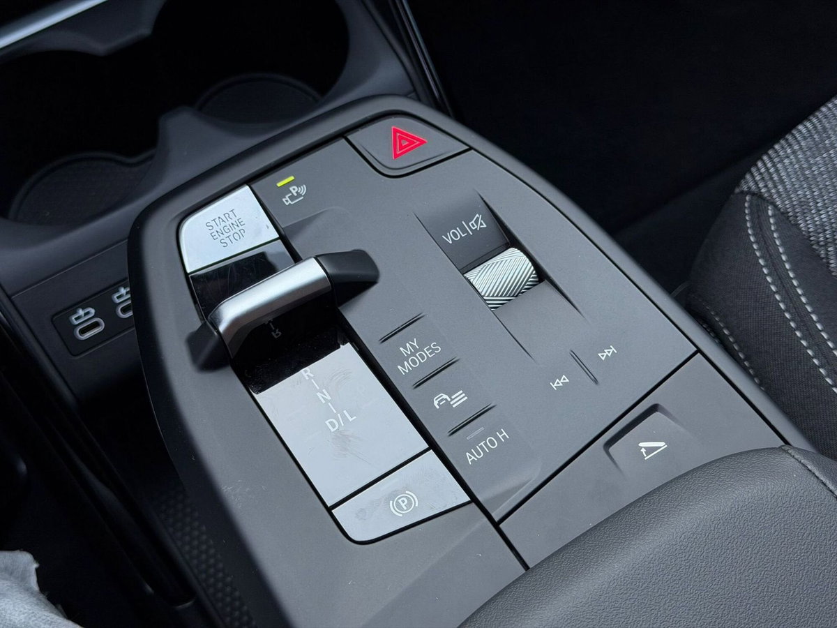 BMW X1 sdrive20i mhev 48V auto (16)