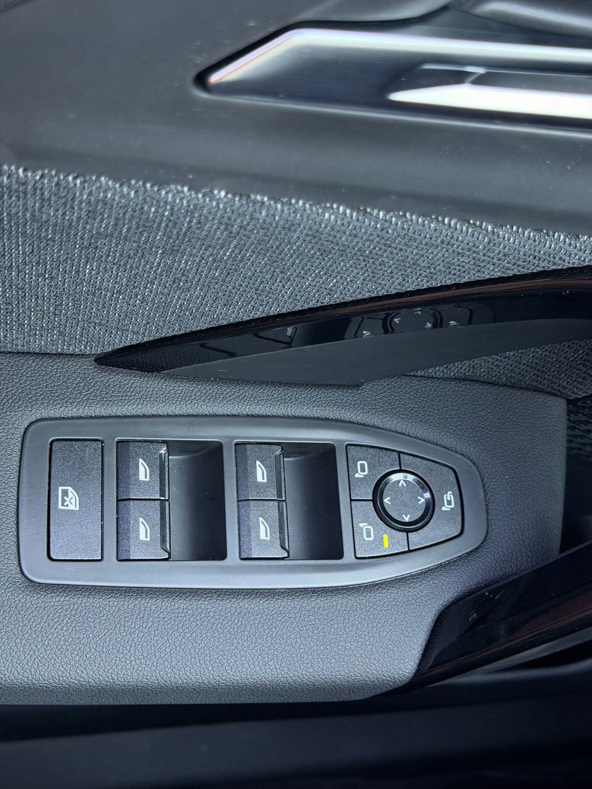 BMW X1 sdrive20i mhev 48V auto (20)