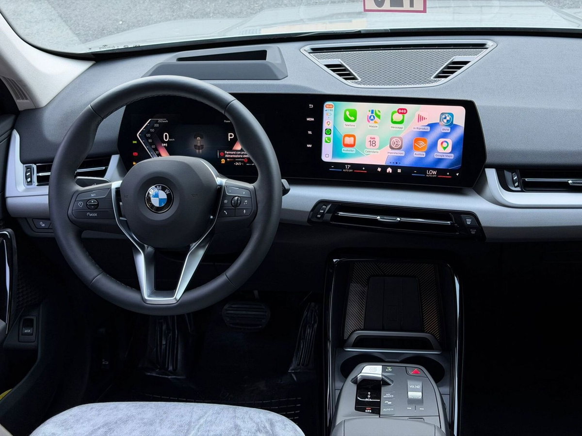 BMW X1 sdrive20i mhev 48V auto (9)