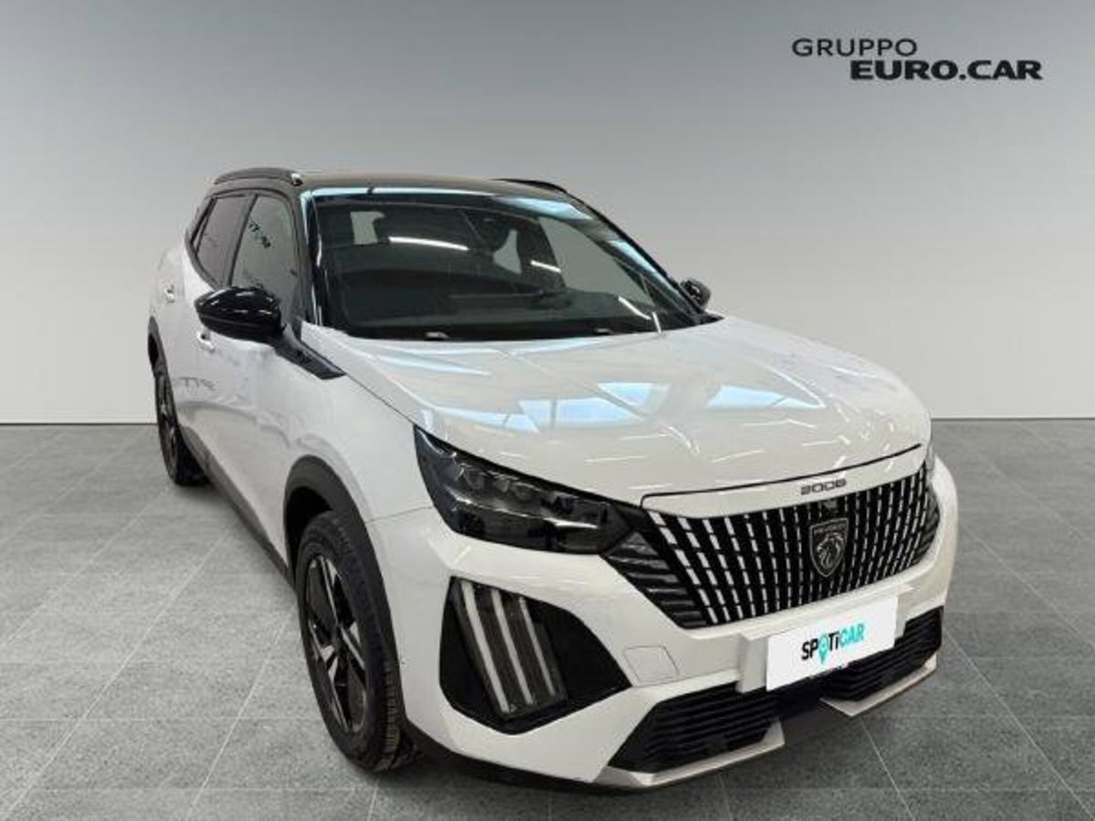 Peugeot 2008 PureTech 130 S&S EAT8 GT Pack (3)