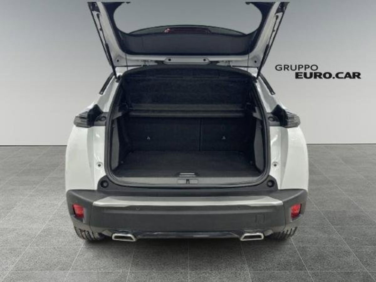 Peugeot 2008 PureTech 130 S&S EAT8 GT Pack (5)