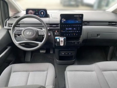 Hyundai Staria 1.6 hev 2wd auto (10)