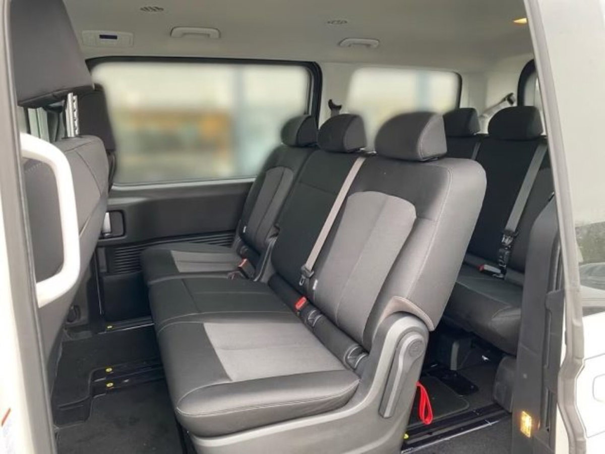 Hyundai Staria 1.6 hev 2wd auto (11)