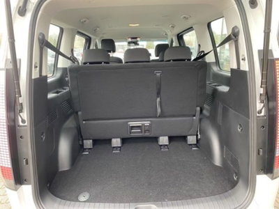 Hyundai Staria 1.6 hev 2wd auto (13)