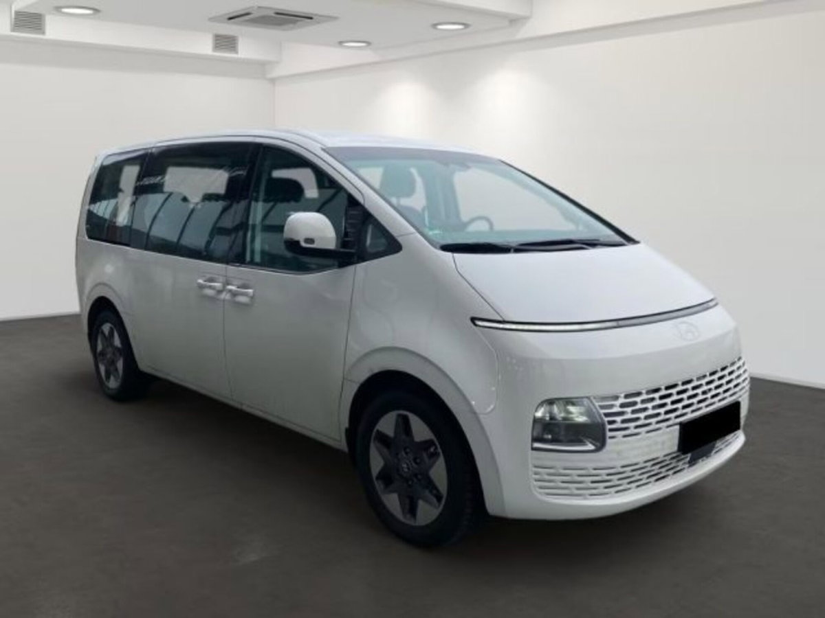 Hyundai Staria 1.6 hev 2wd auto (3)