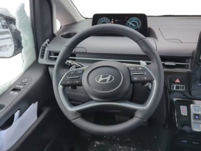 Hyundai Staria 1.6 hev 2wd auto (12)