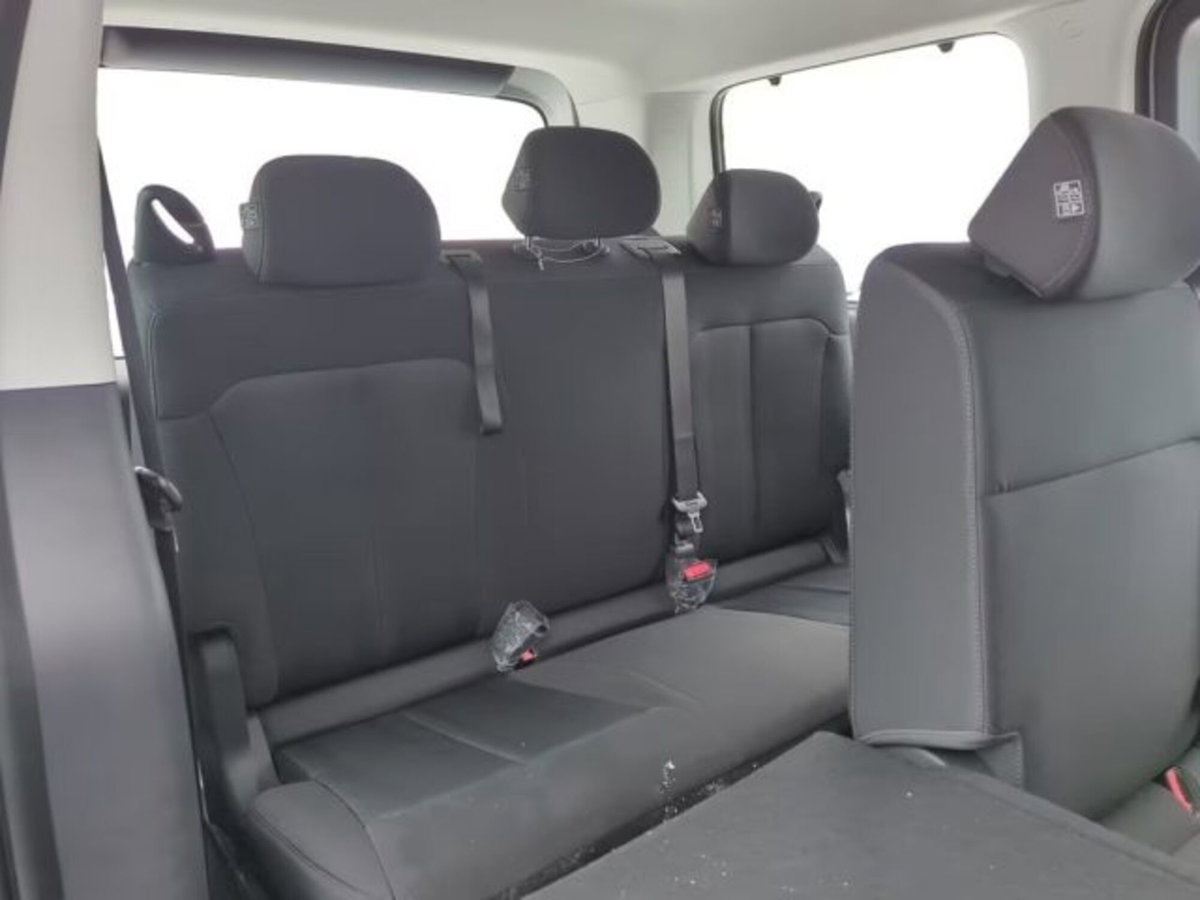 Hyundai Staria 1.6 hev 2wd auto (14)