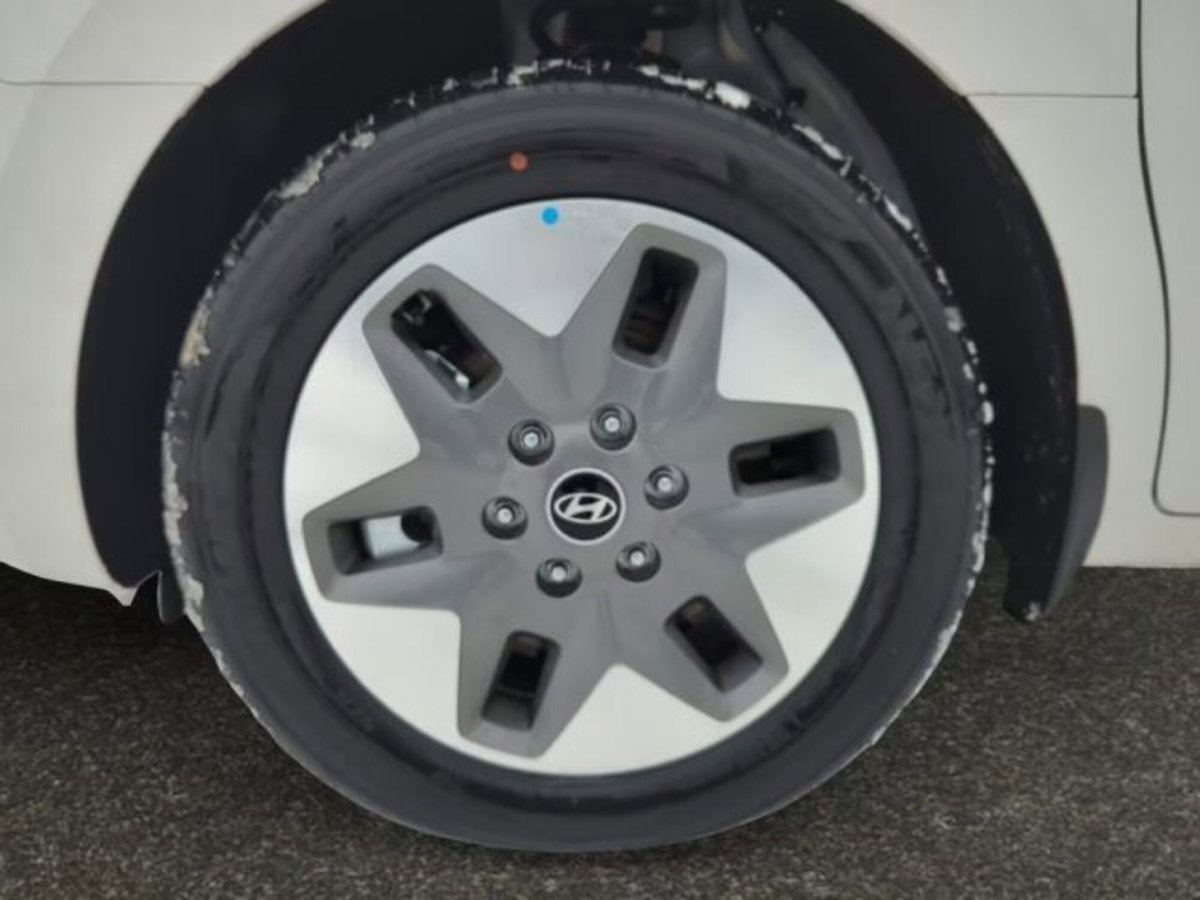Hyundai Staria 1.6 hev 2wd auto (7)