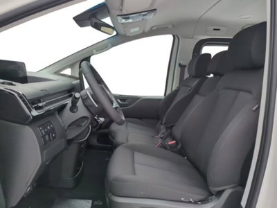 Hyundai Staria 1.6 hev 2wd auto (8)