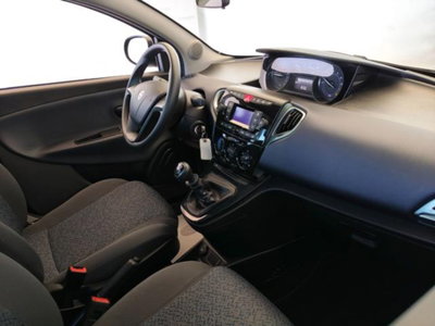 Lancia Ypsilon 1.0 FireFly 5 porte S&S Hybrid Gold Plus (9)