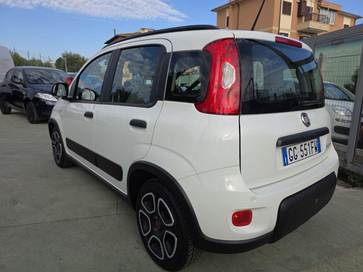 Fiat Panda 1.0 FireFly S&S Hybrid City Cross (10)