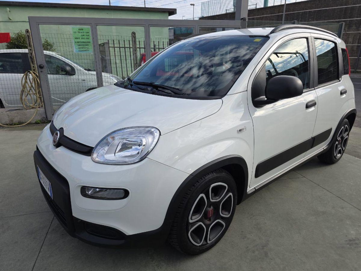 Fiat Panda 1.0 FireFly S&S Hybrid City Cross (3)