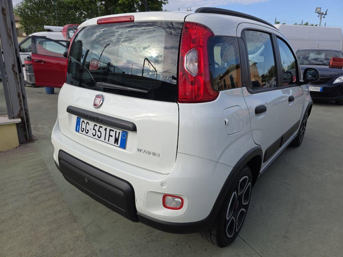 Fiat Panda 1.0 FireFly S&S Hybrid City Cross (8)
