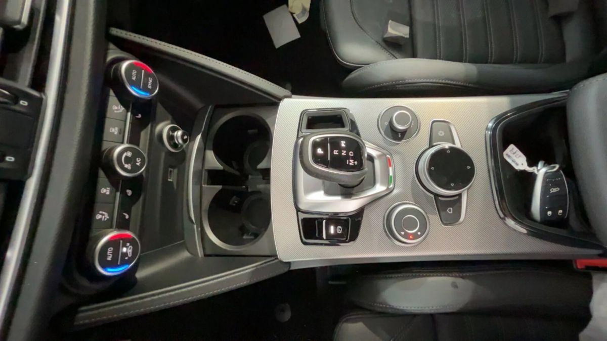 Alfa Romeo Stelvio Stelvio 2.2 Turbodiesel 210 CV AT8 Q4 Lusso (16)