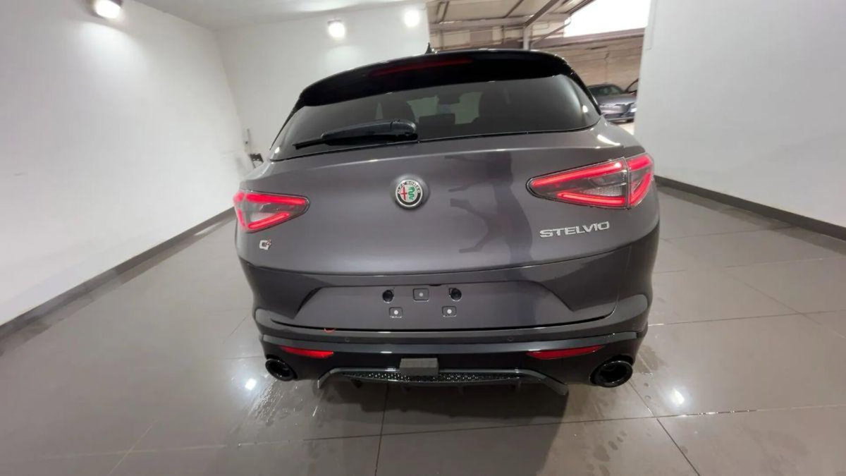Alfa Romeo Stelvio Stelvio 2.2 Turbodiesel 210 CV AT8 Q4 Lusso (6)