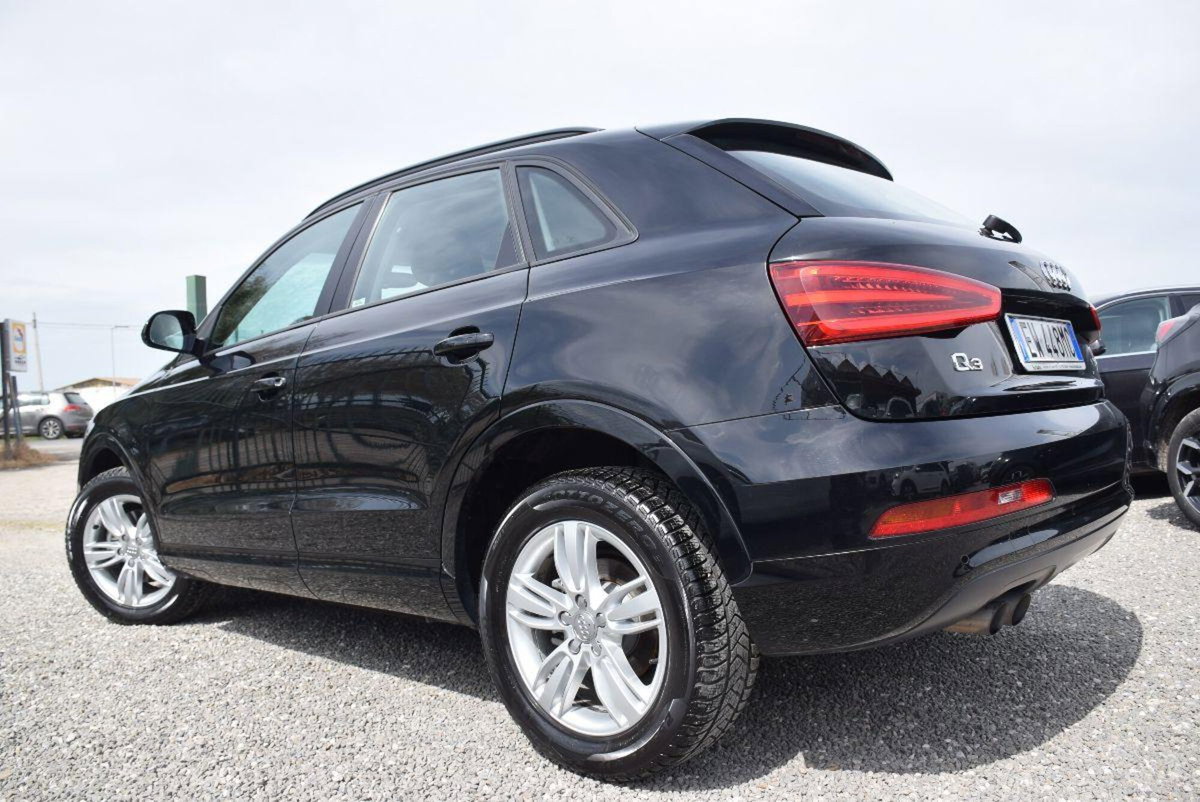 Audi Q3 2.0 TDI 120 CV (19)