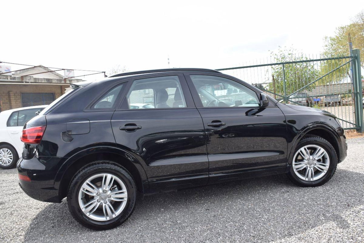 Audi Q3 2.0 TDI 120 CV (3)