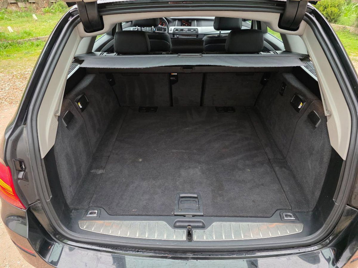 BMW Serie 5 Touring 520d  Msport (12)