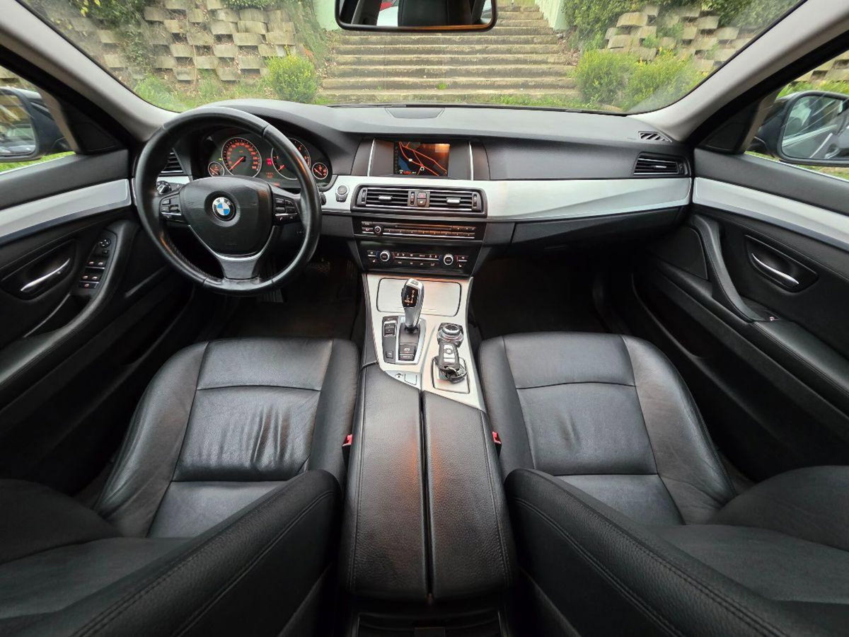 BMW Serie 5 Touring 520d  Msport (13)