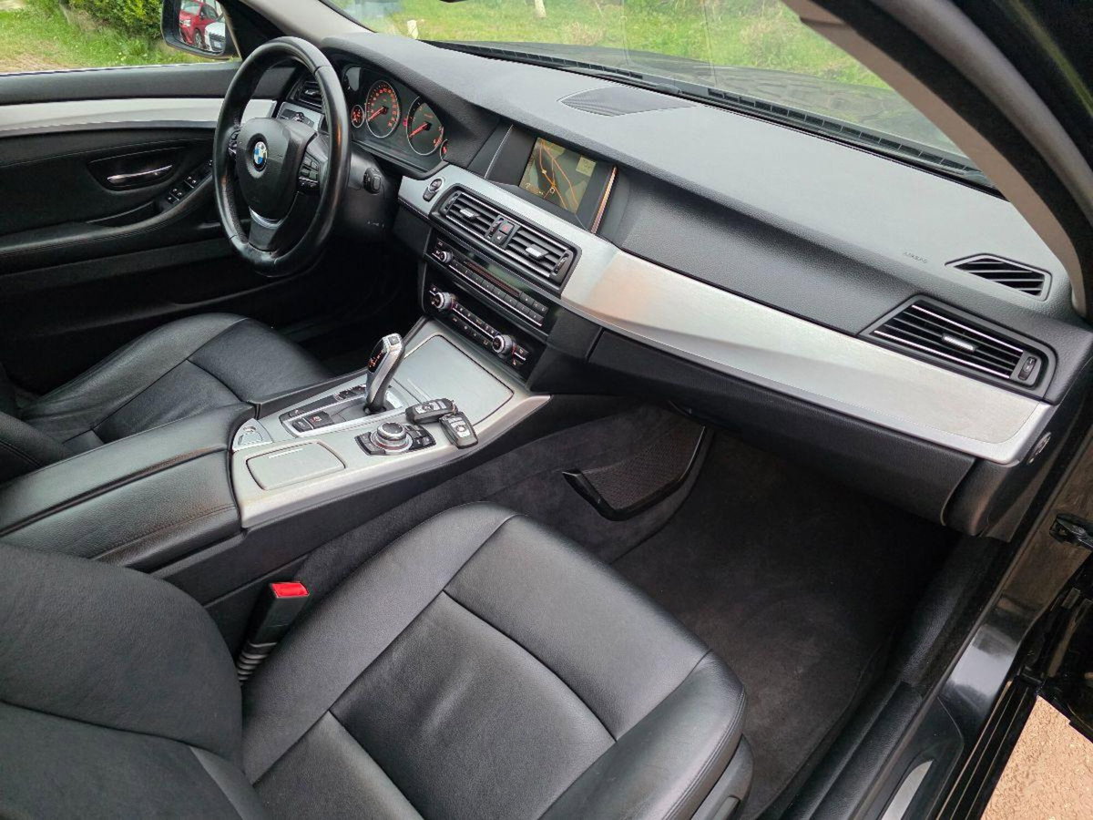 BMW Serie 5 Touring 520d  Msport (18)
