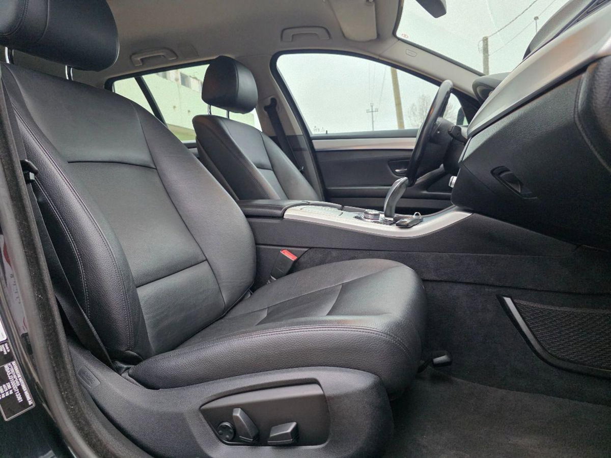 BMW Serie 5 Touring 520d  Msport (19)