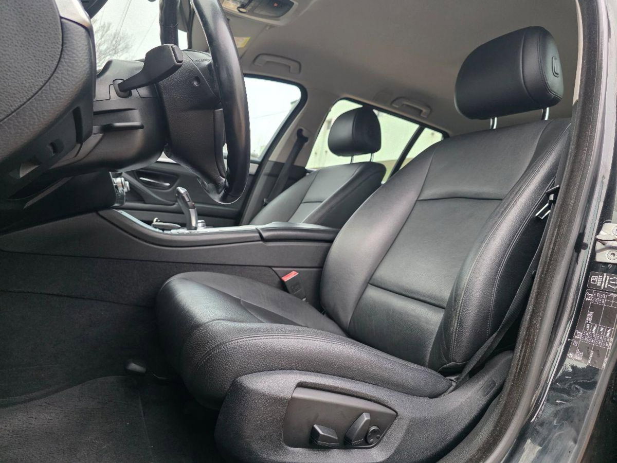 BMW Serie 5 Touring 520d  Msport (20)