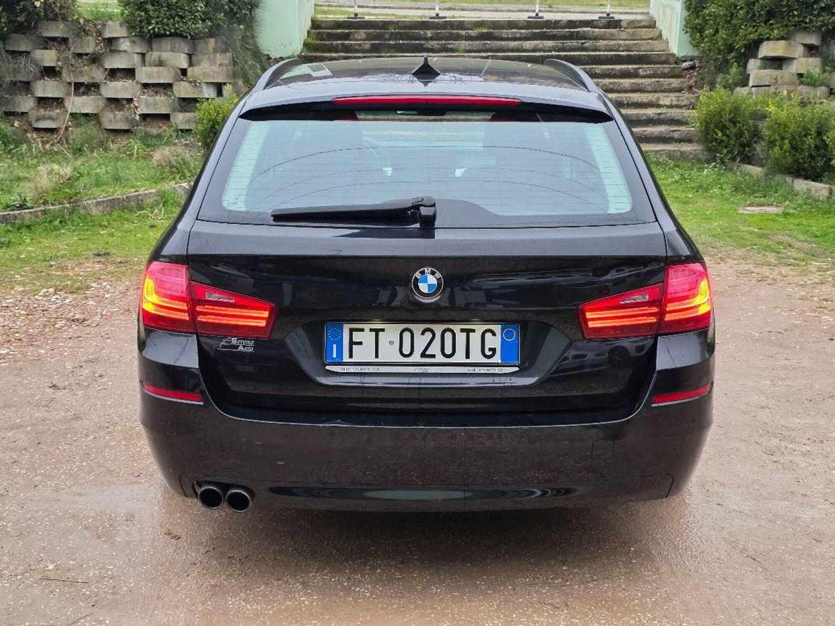 BMW Serie 5 Touring 520d  Msport (8)