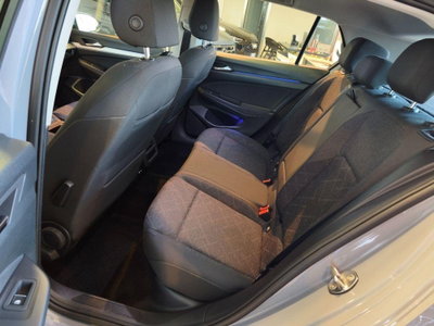 Volkswagen Golf 2.0 TDI 150 CV SCR R-Line (12)