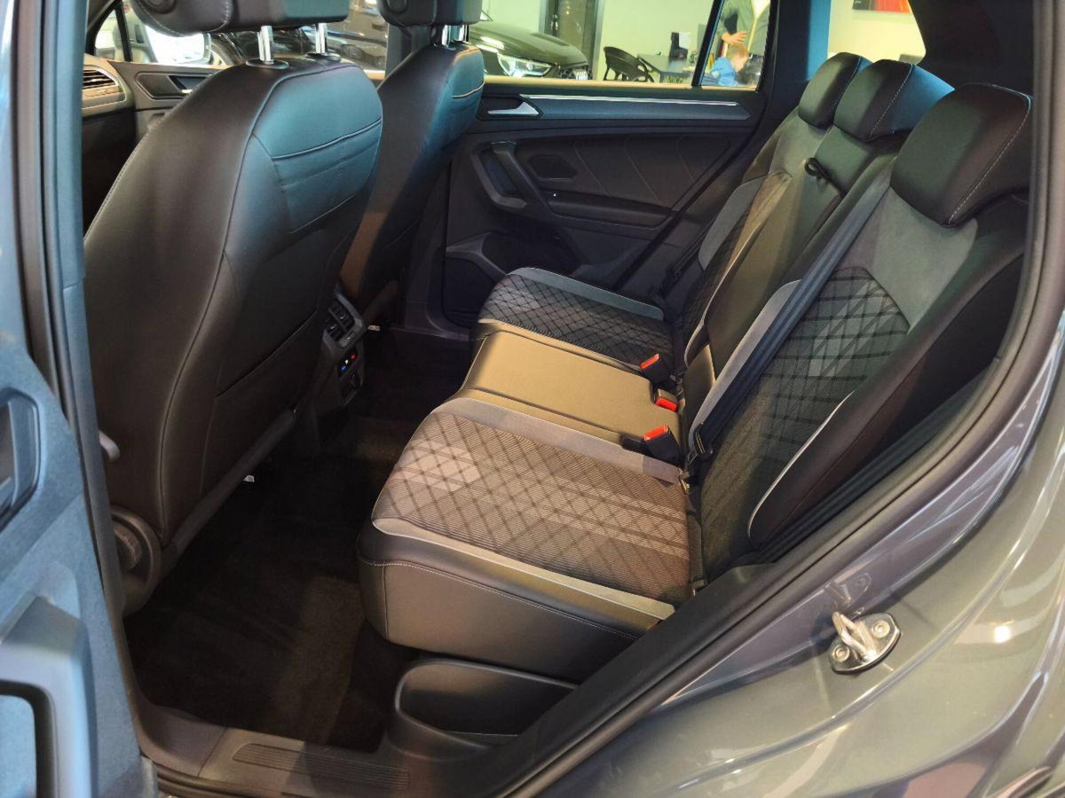 Volkswagen Tiguan Allspace 2.0 TDI SCR DSG 4MOTION R-Line (18)