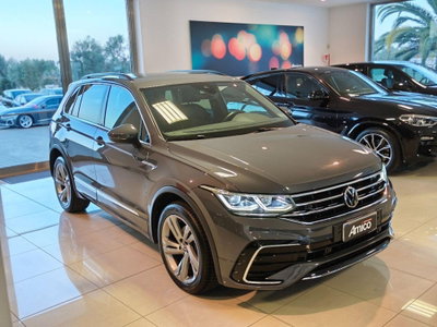 Volkswagen Tiguan Allspace 2.0 TDI SCR DSG 4MOTION R-Line (4)