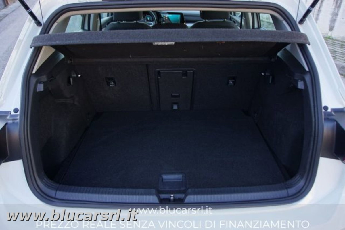 Volkswagen Golf 1.0 TSI EVO Life (12)