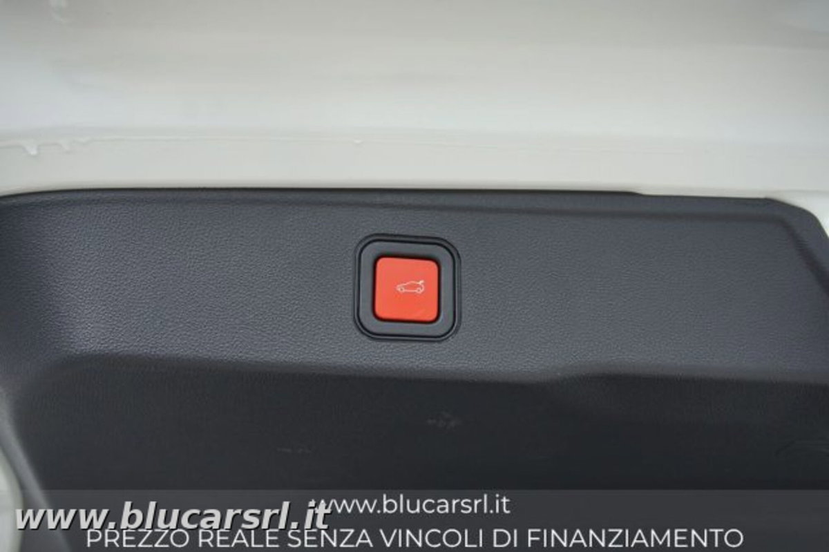 Jeep Avenger 1.2 turbo Summit fwd 100cv (12)