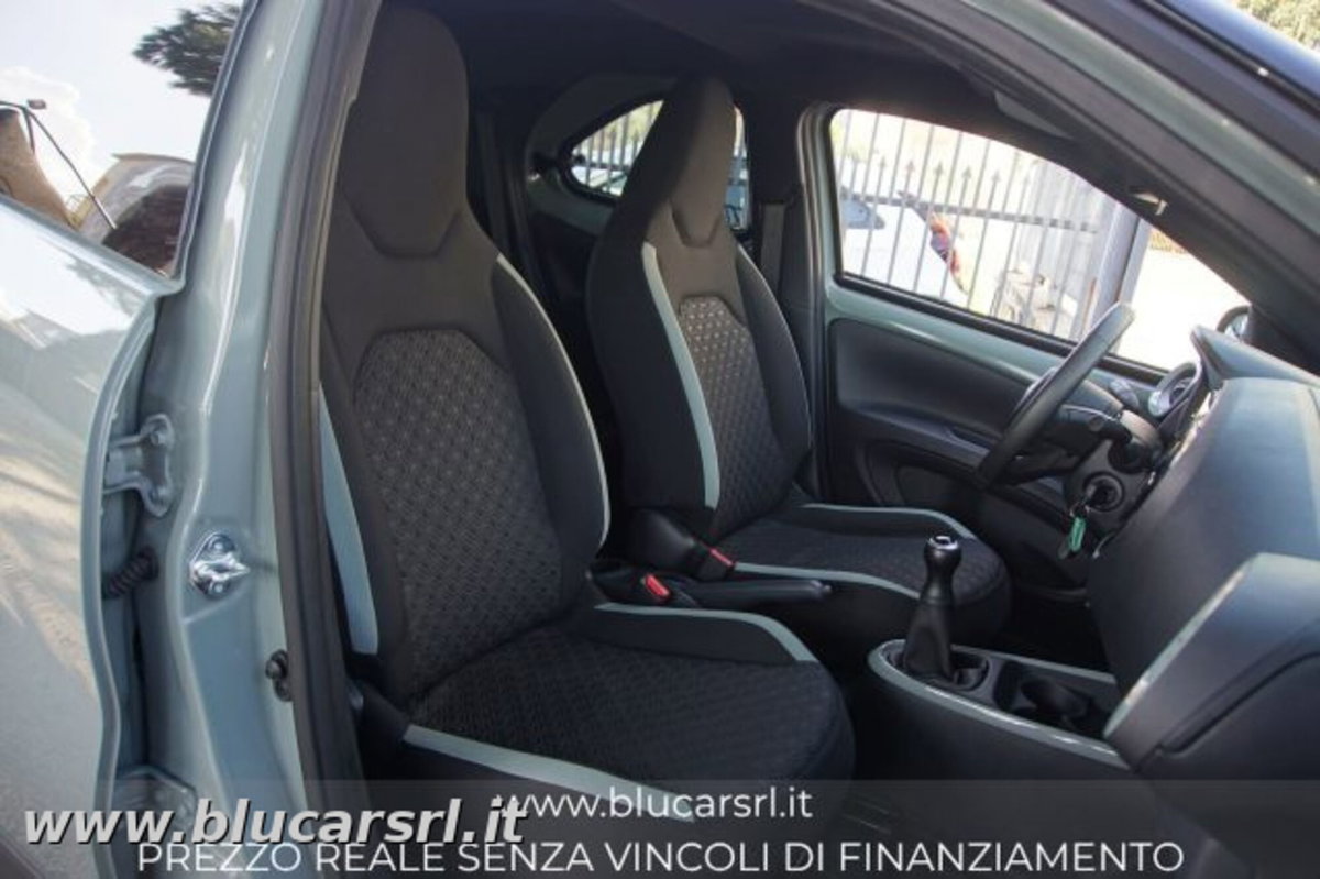 Toyota Aygo X 1.0 Trend 72cv (11)