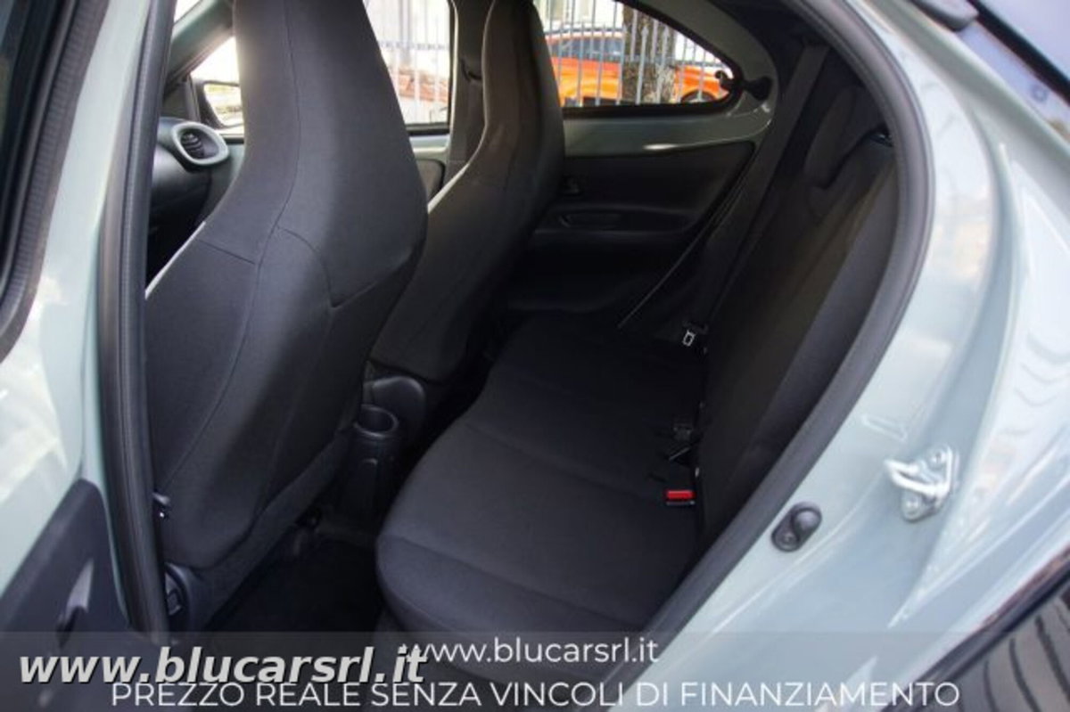 Toyota Aygo X 1.0 Trend 72cv (12)