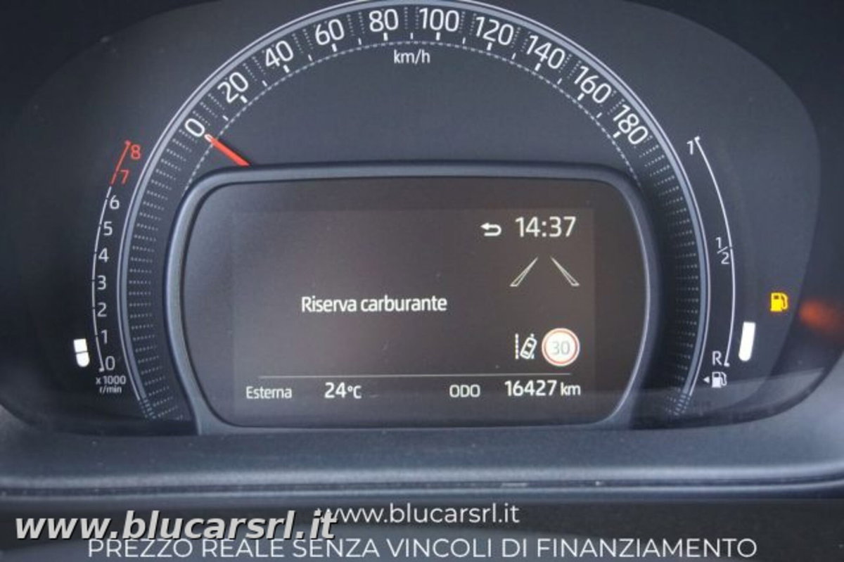 Toyota Aygo X 1.0 Trend 72cv (14)
