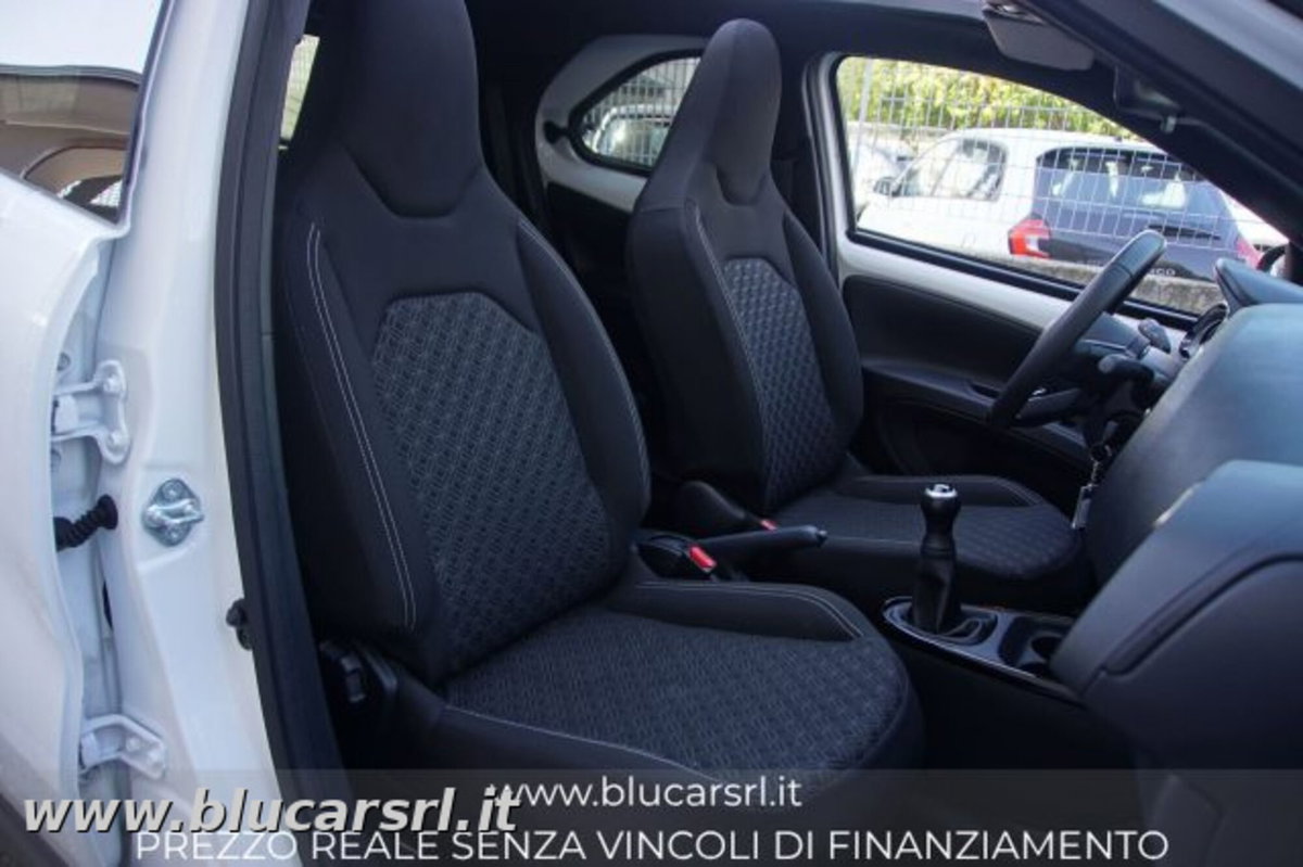 Toyota Aygo X 1.0 Trend Air 72cv s-cvt (11)
