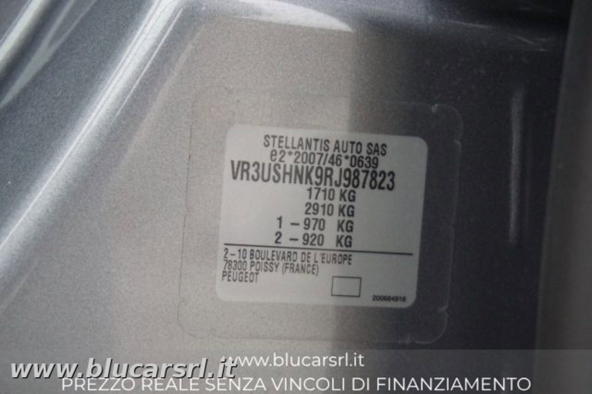 Peugeot 2008 1.2 turbo Allure 100cv (15)