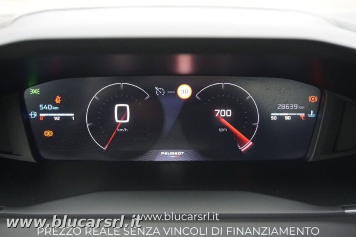 Peugeot 2008 1.2 turbo Allure 100cv (16)