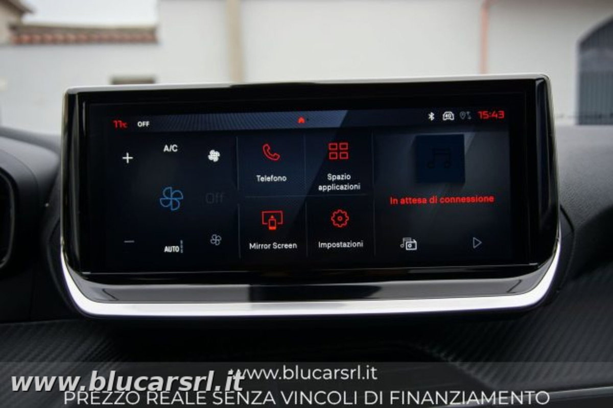 Peugeot 2008 1.2 turbo Allure 100cv (18)