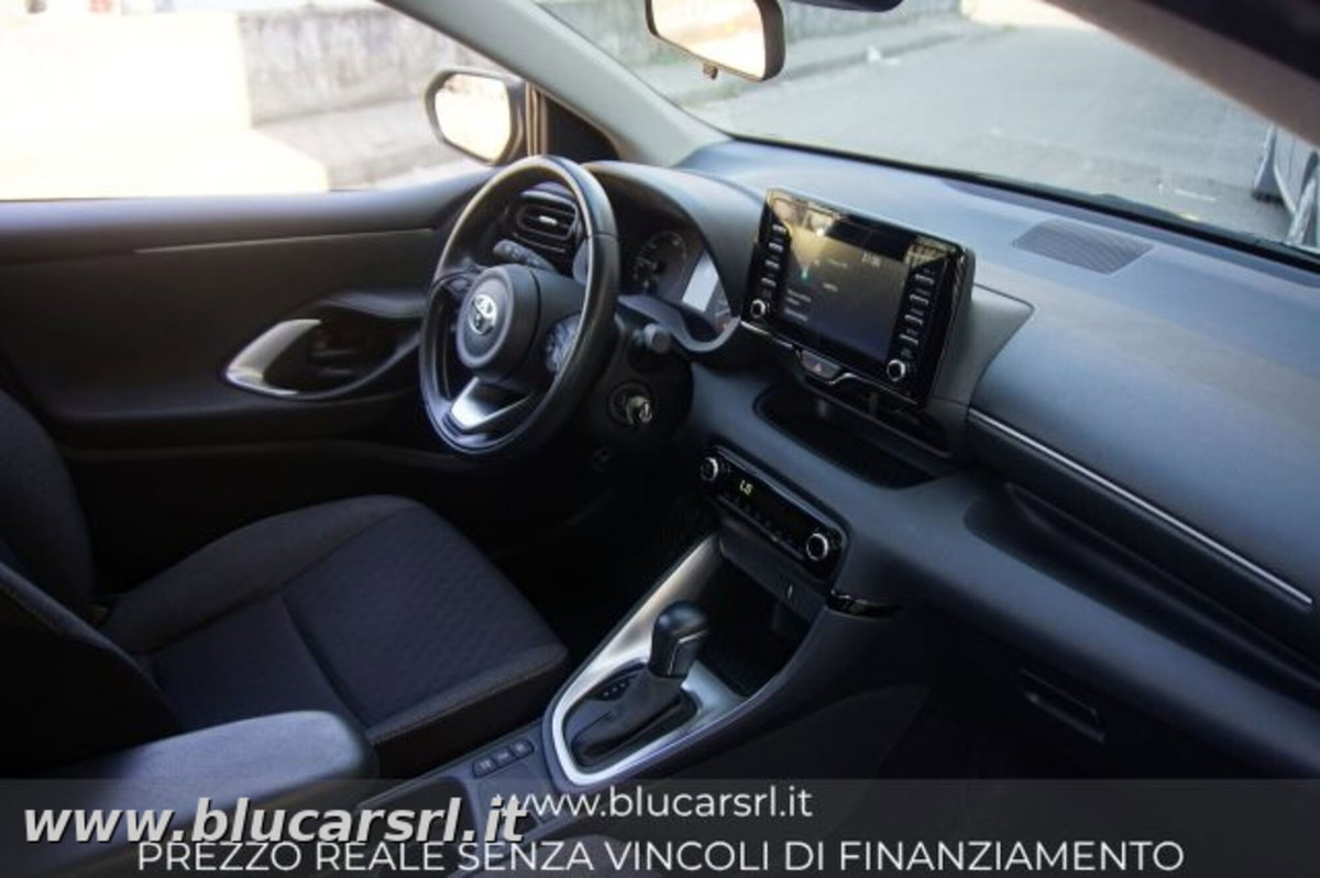 Toyota Yaris Active (10)