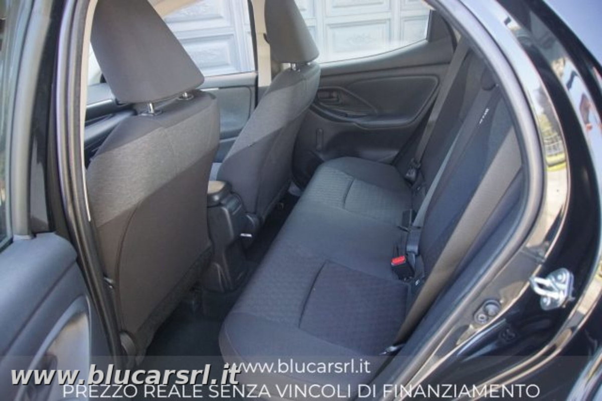 Toyota Yaris Active (12)