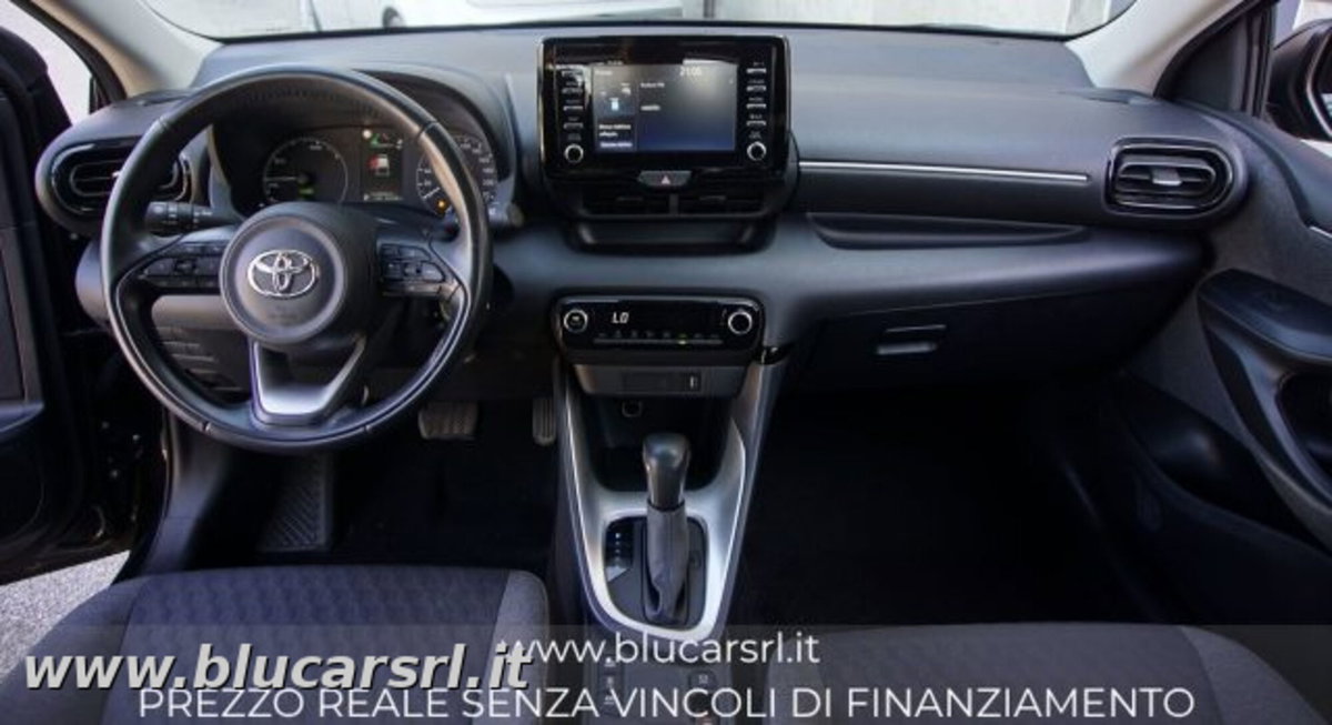 Toyota Yaris Active (7)