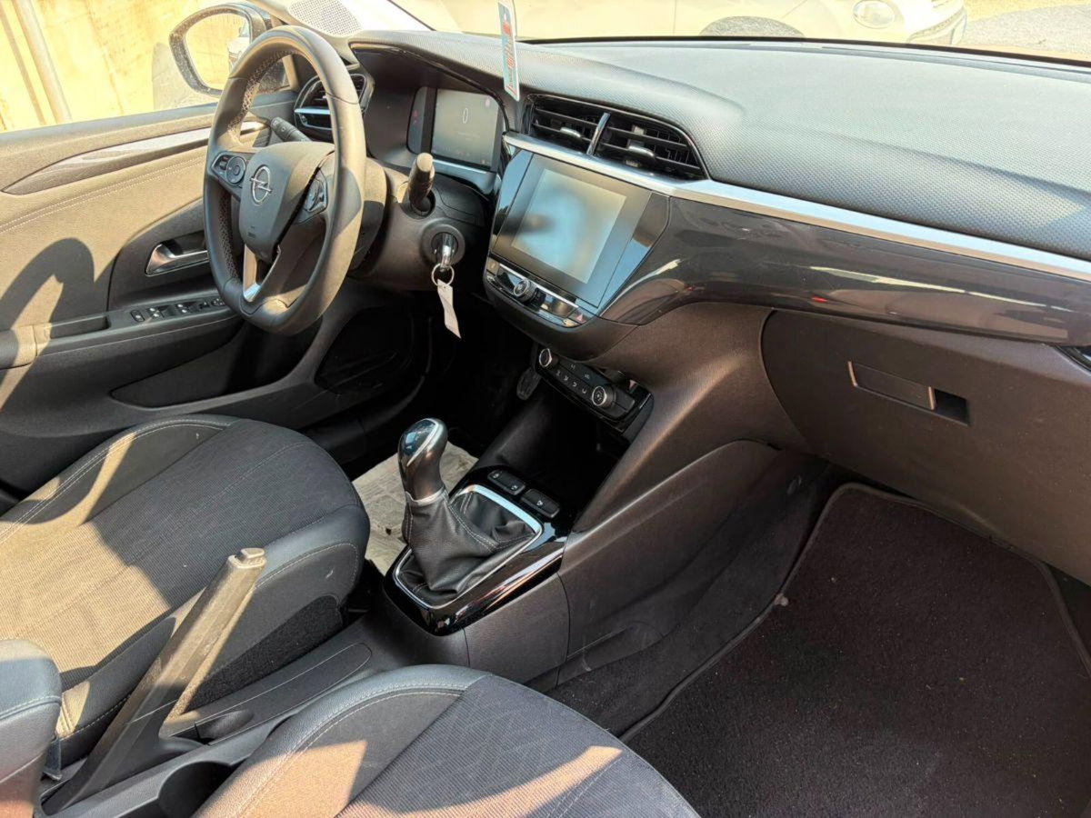 Opel Corsa 1.2 Elegance (8)