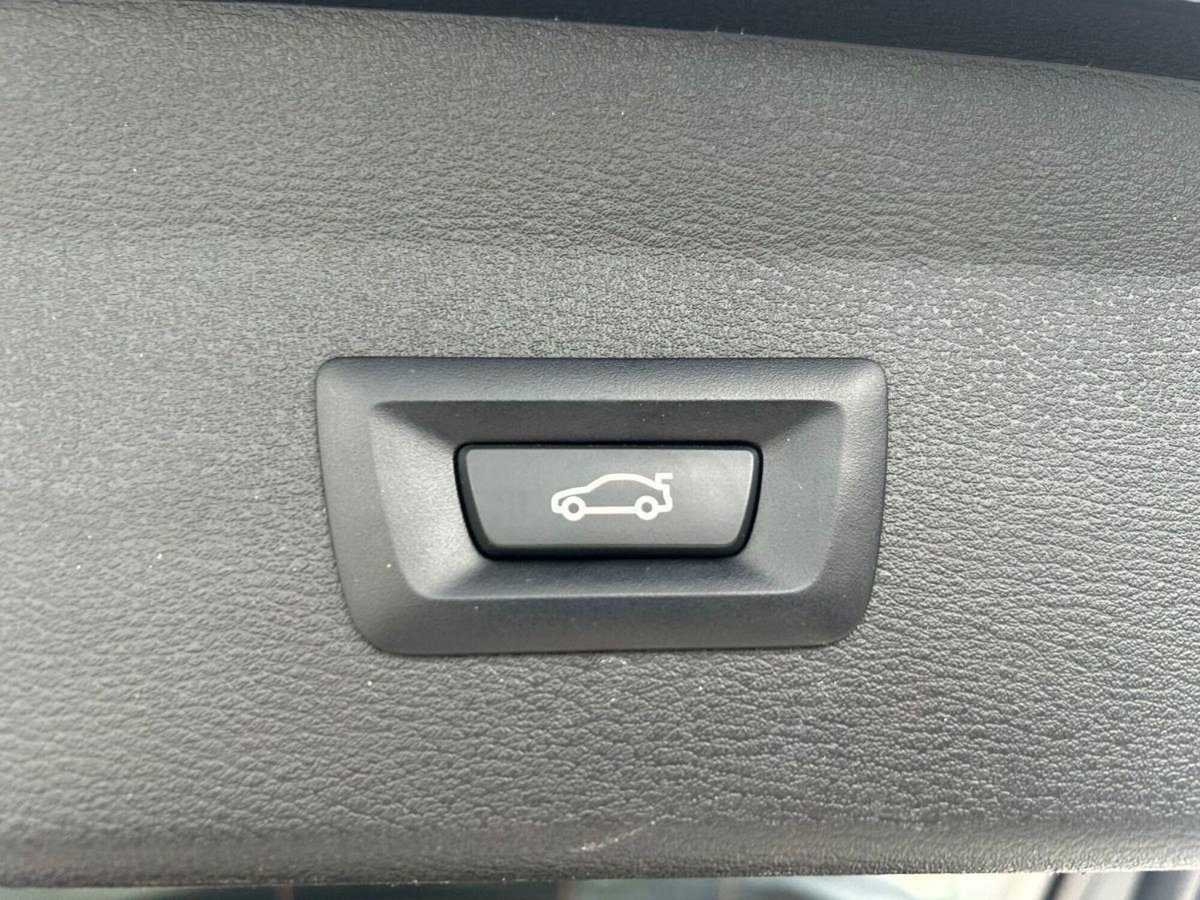 BMW X1 sDrive16d Advantage (19)