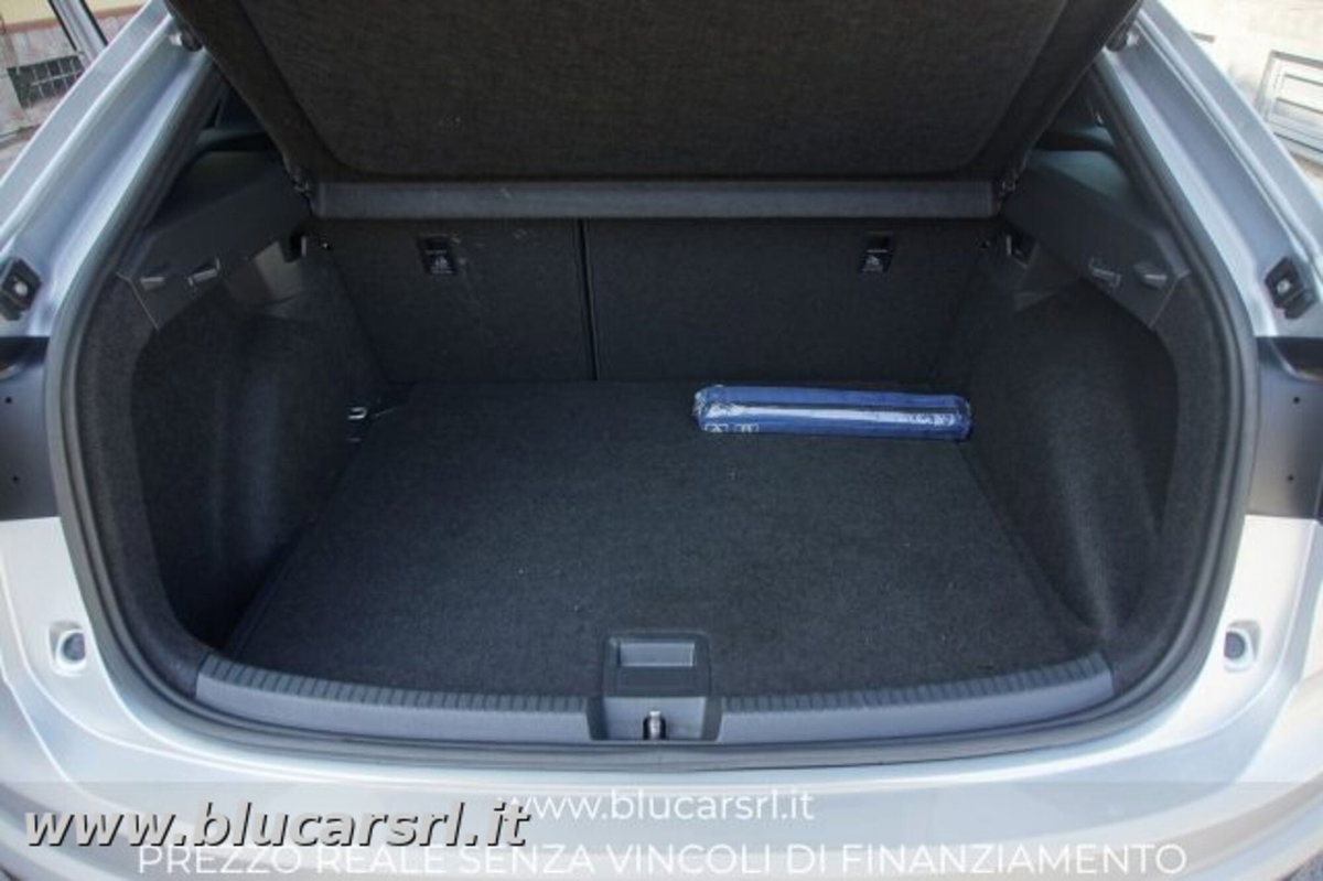 Volkswagen Taigo 1.0 TSI 110 CV R-Line (11)