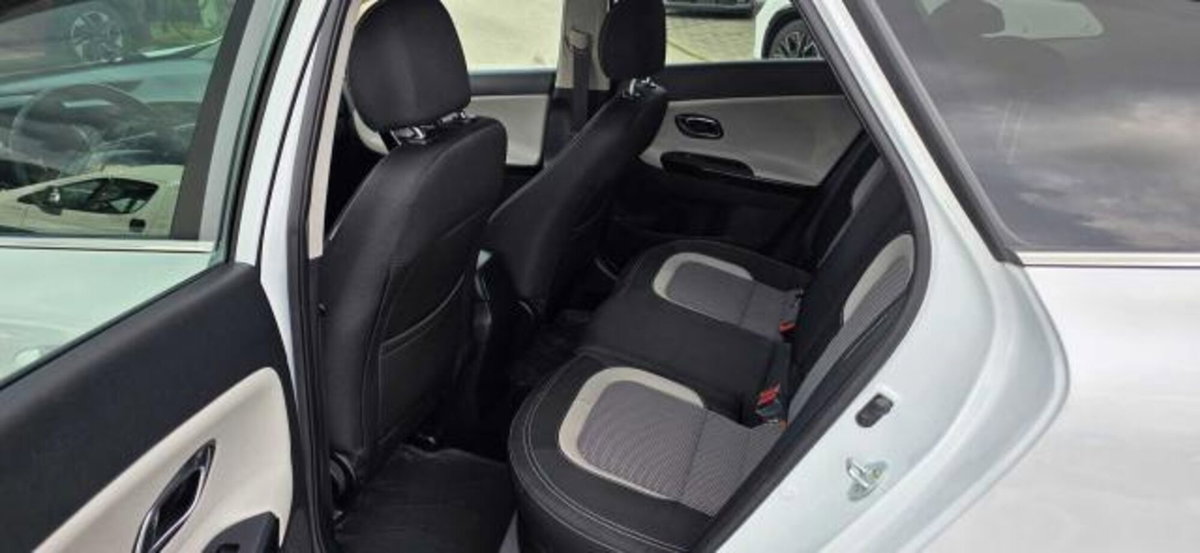 Kia cee'd Sport Wagon 1.6 CRDi 110 CV SW Cool (10)
