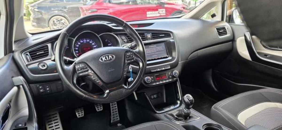 Kia cee'd Sport Wagon 1.6 CRDi 110 CV SW Cool (11)