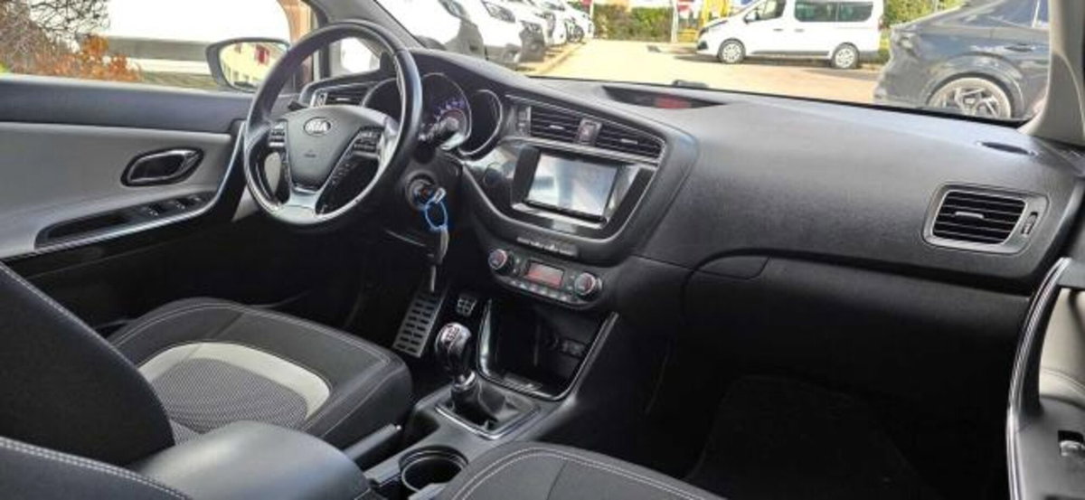 Kia cee'd Sport Wagon 1.6 CRDi 110 CV SW Cool (12)